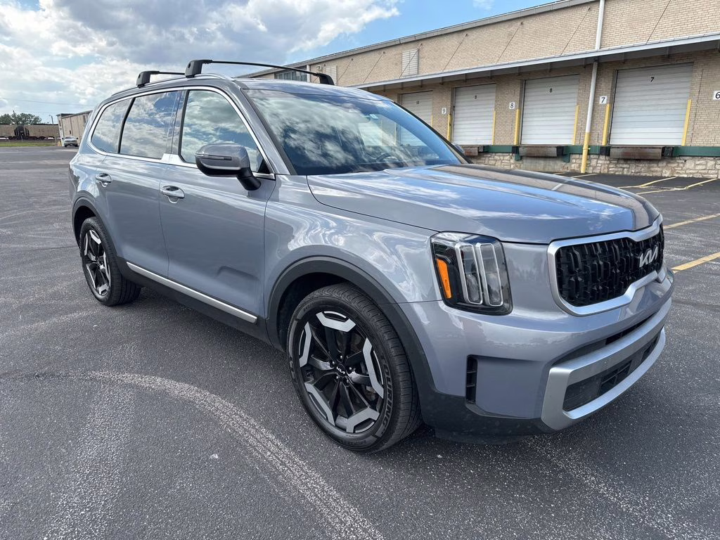 2023 Everlasting Silver Kia Telluride EX AWD SUV