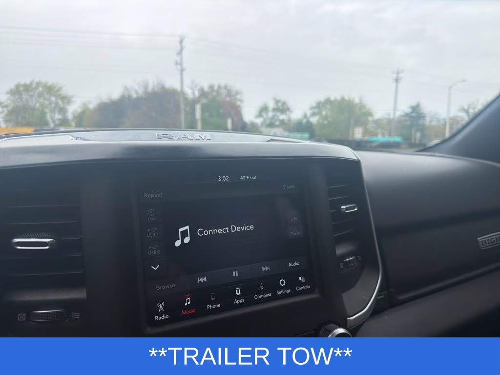 2019 Diamond Black Crystal Pearlcoat Ram 1500 Big Horn/Lone Star 4X4 Truck