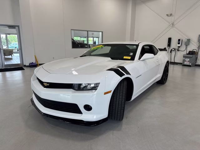 2015 Summit White Chevrolet Camaro 1LT RWD Coupe