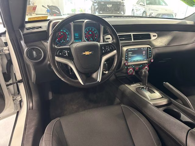2015 Summit White Chevrolet Camaro 1LT RWD Coupe