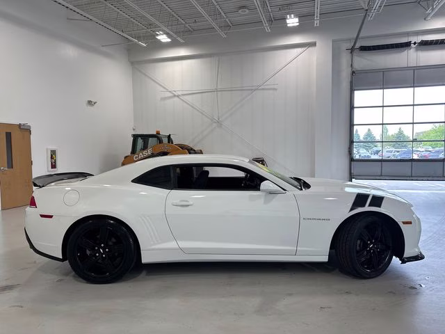 2015 Summit White Chevrolet Camaro 1LT RWD Coupe