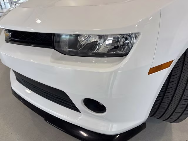 2015 Summit White Chevrolet Camaro 1LT RWD Coupe
