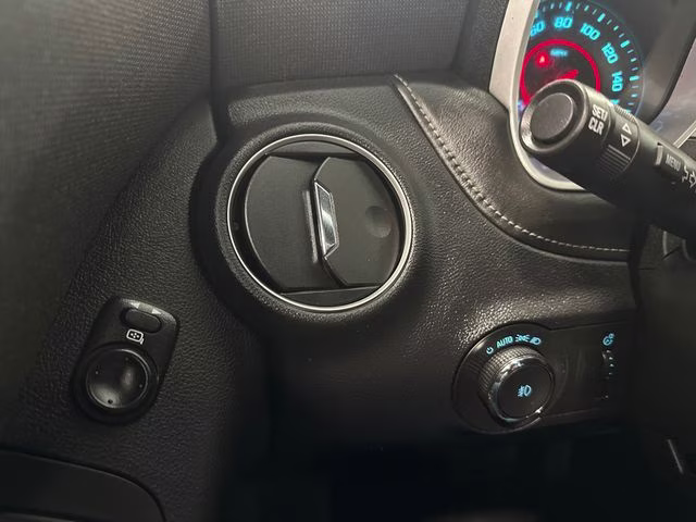 2015 Summit White Chevrolet Camaro 1LT RWD Coupe