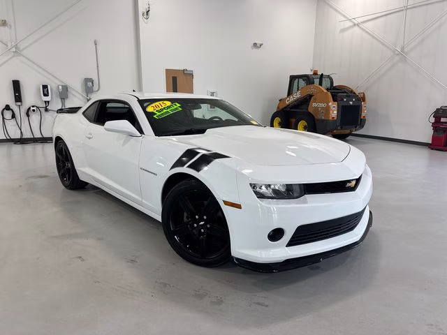 2015 Summit White Chevrolet Camaro 1LT RWD Coupe