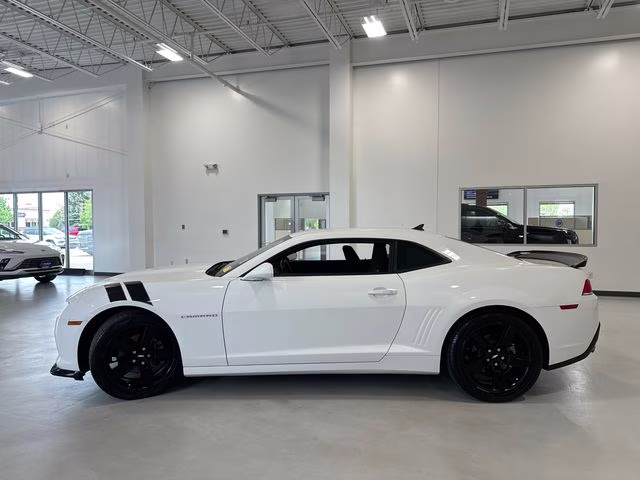 2015 Summit White Chevrolet Camaro 1LT RWD Coupe