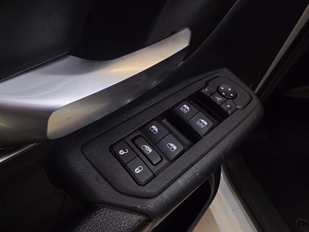 2025 Bright White Clearcoat Ram 1500 Big Horn/Lone Star 4X4 Truck