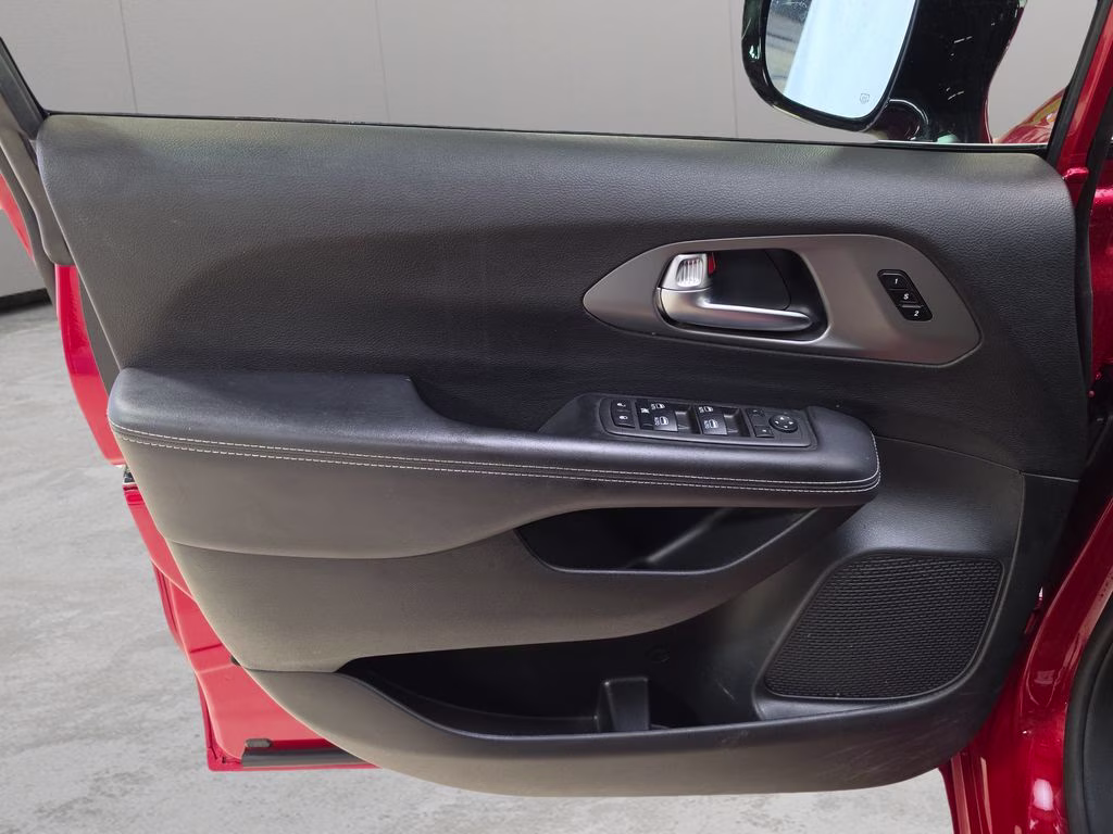 2025 Red Hot Pearlcoat Chrysler Pacifica Select FWD Van