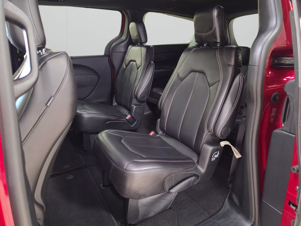 2025 Red Hot Pearlcoat Chrysler Pacifica Select FWD Van