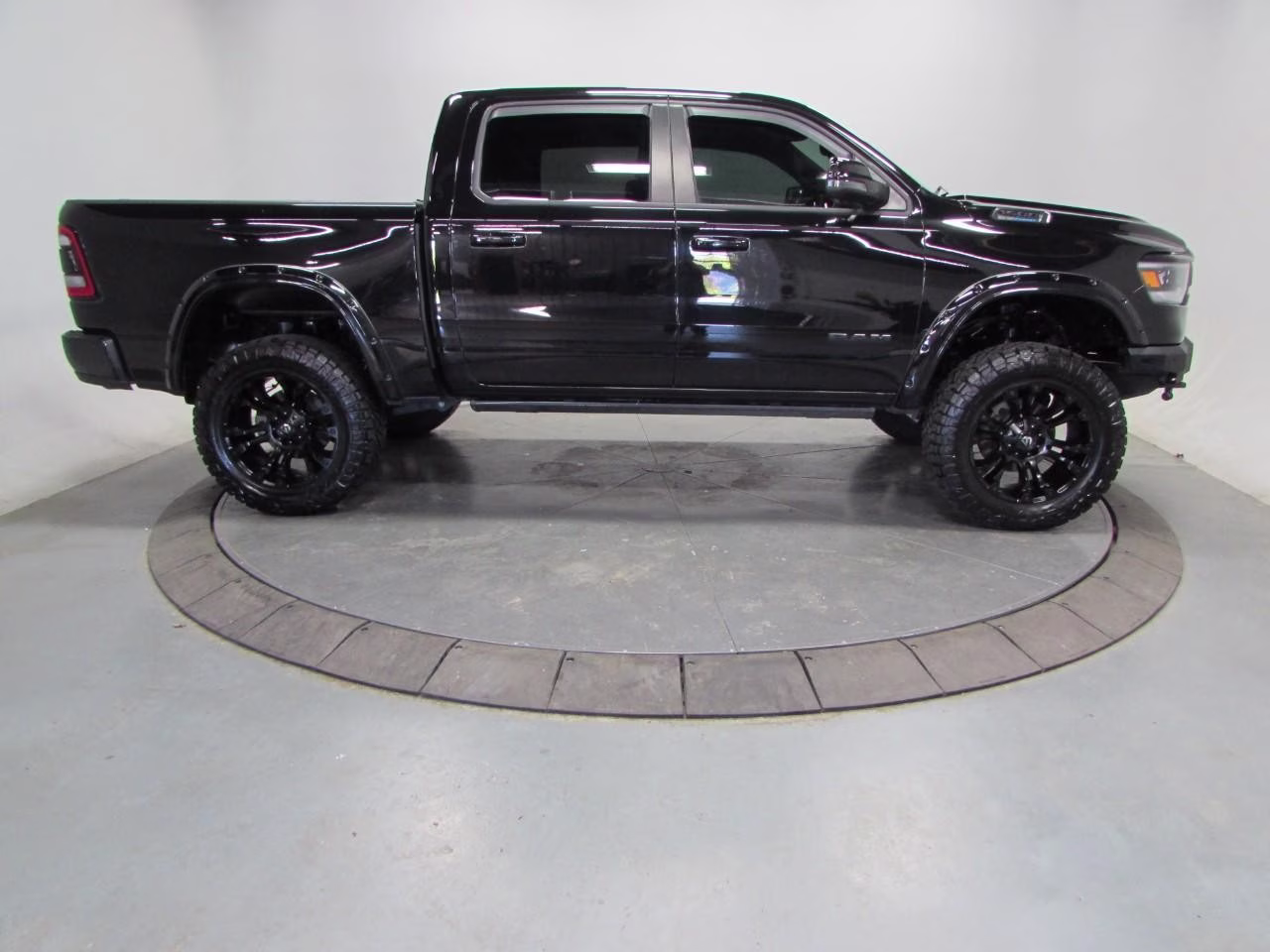 2023 Diamond Black Crystal Pearlcoat Ram 1500 Big Horn/Lone Star 4X4 Truck