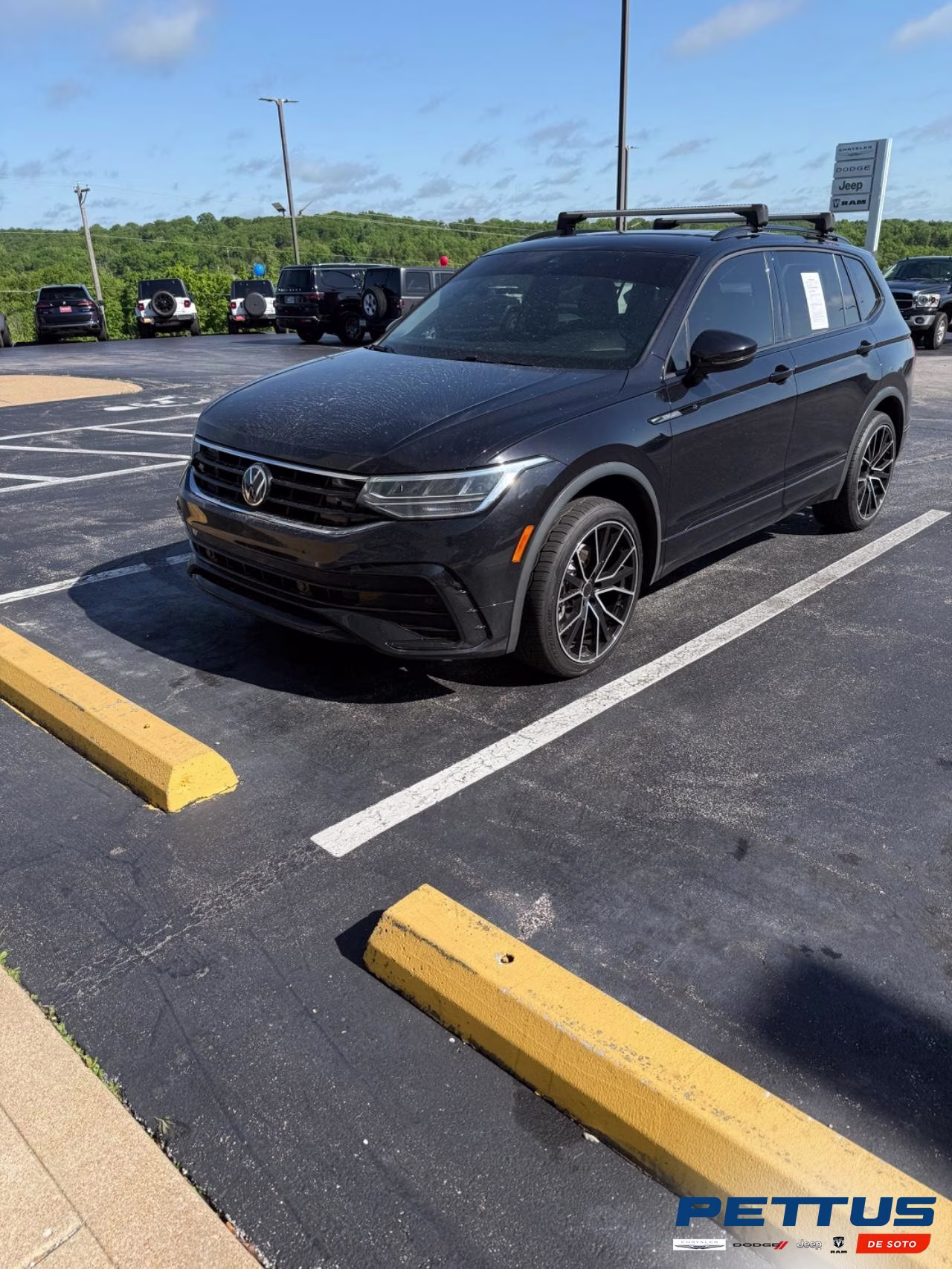 2023 BLACK Volkswagen Tiguan 2.0T SE R-Line Black FWD SUV