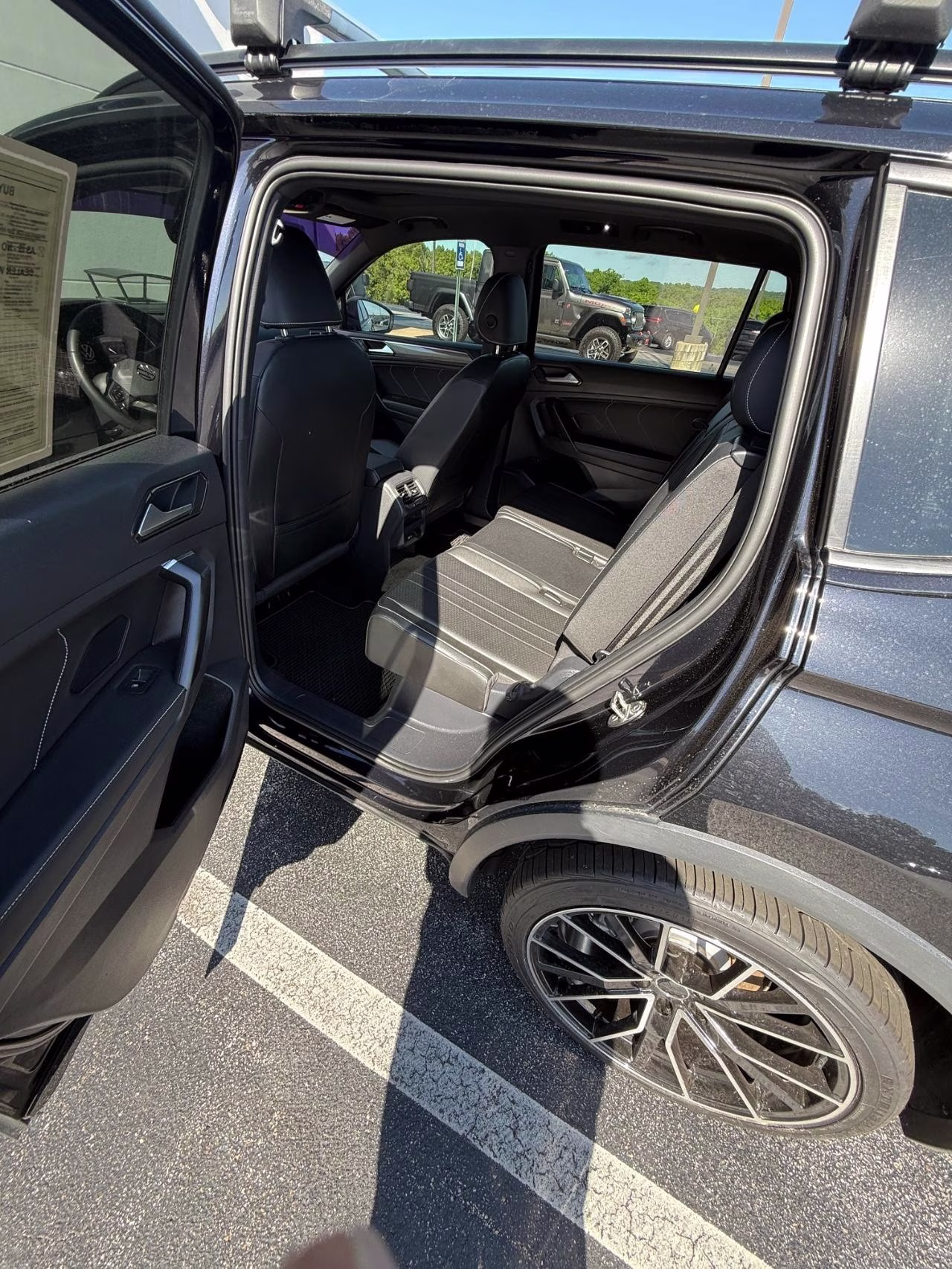 2023 BLACK Volkswagen Tiguan 2.0T SE R-Line Black FWD SUV