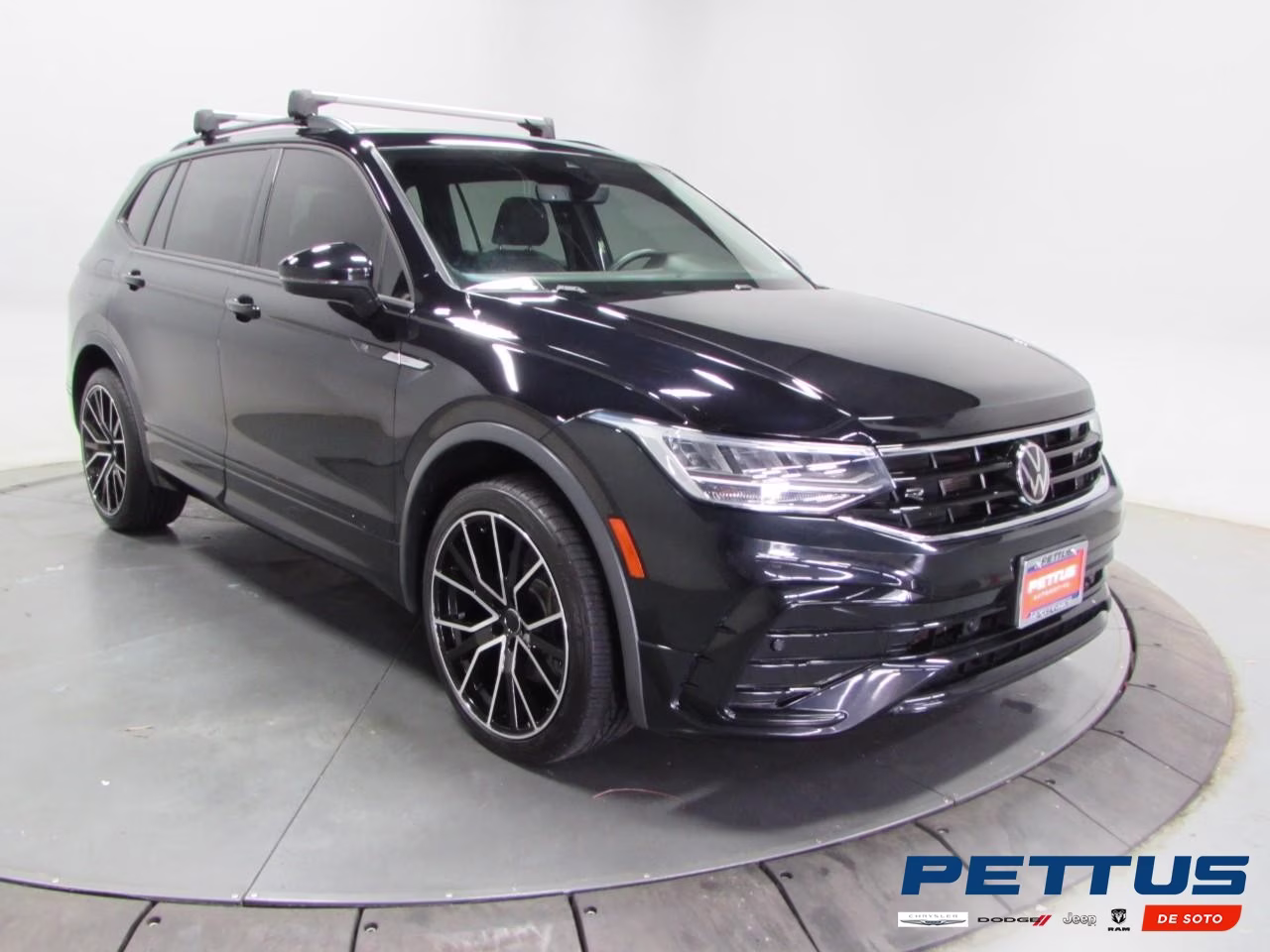 2023 Deep Black Pearl Volkswagen Tiguan 2.0T SE R-Line Black FWD SUV