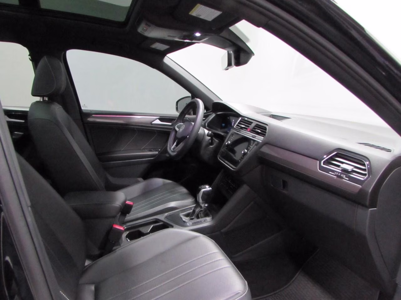 2023 Deep Black Pearl Volkswagen Tiguan 2.0T SE R-Line Black FWD SUV
