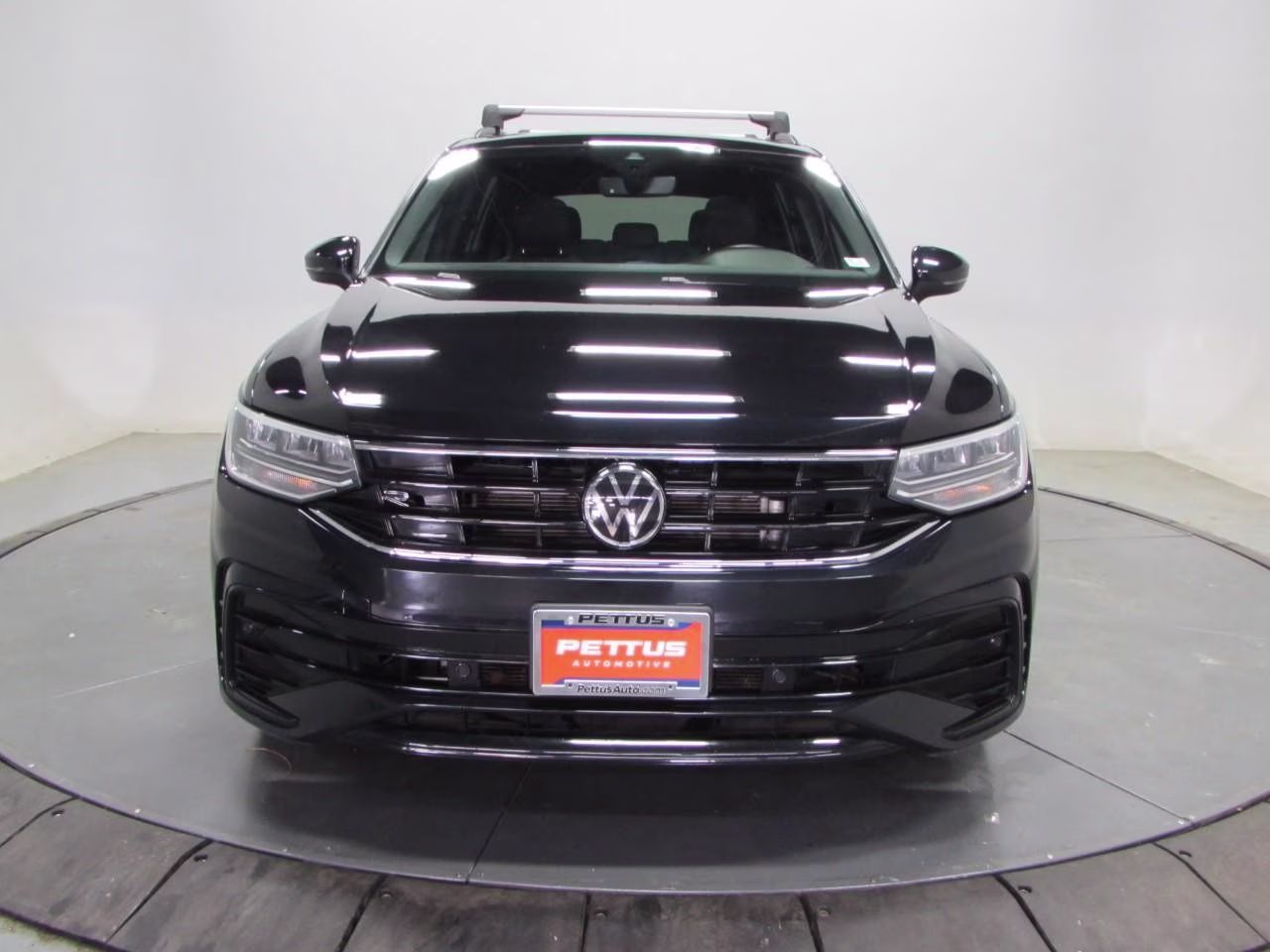 2023 Deep Black Pearl Volkswagen Tiguan 2.0T SE R-Line Black FWD SUV