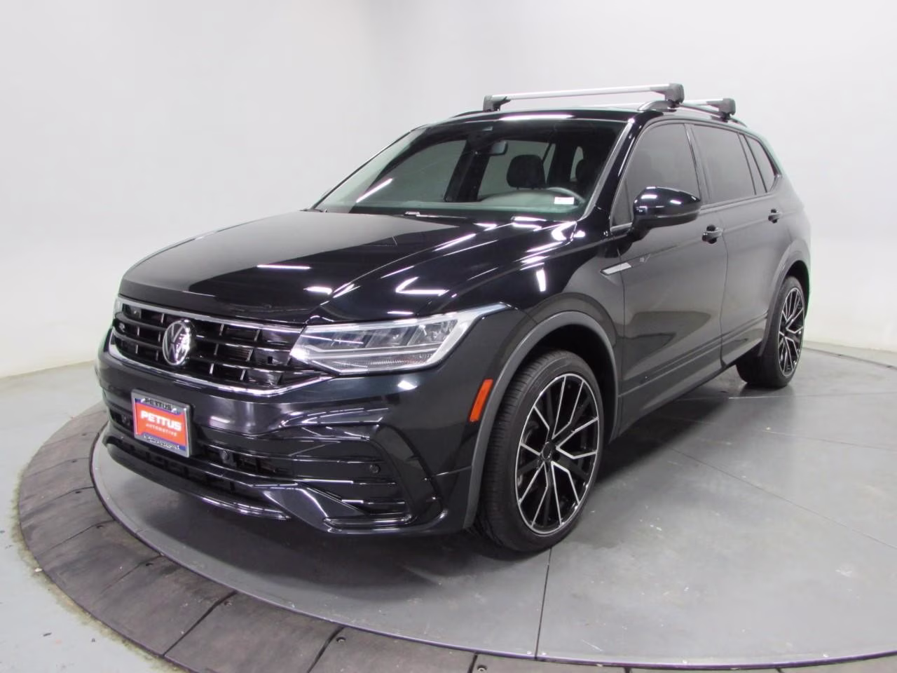 2023 Deep Black Pearl Volkswagen Tiguan 2.0T SE R-Line Black FWD SUV