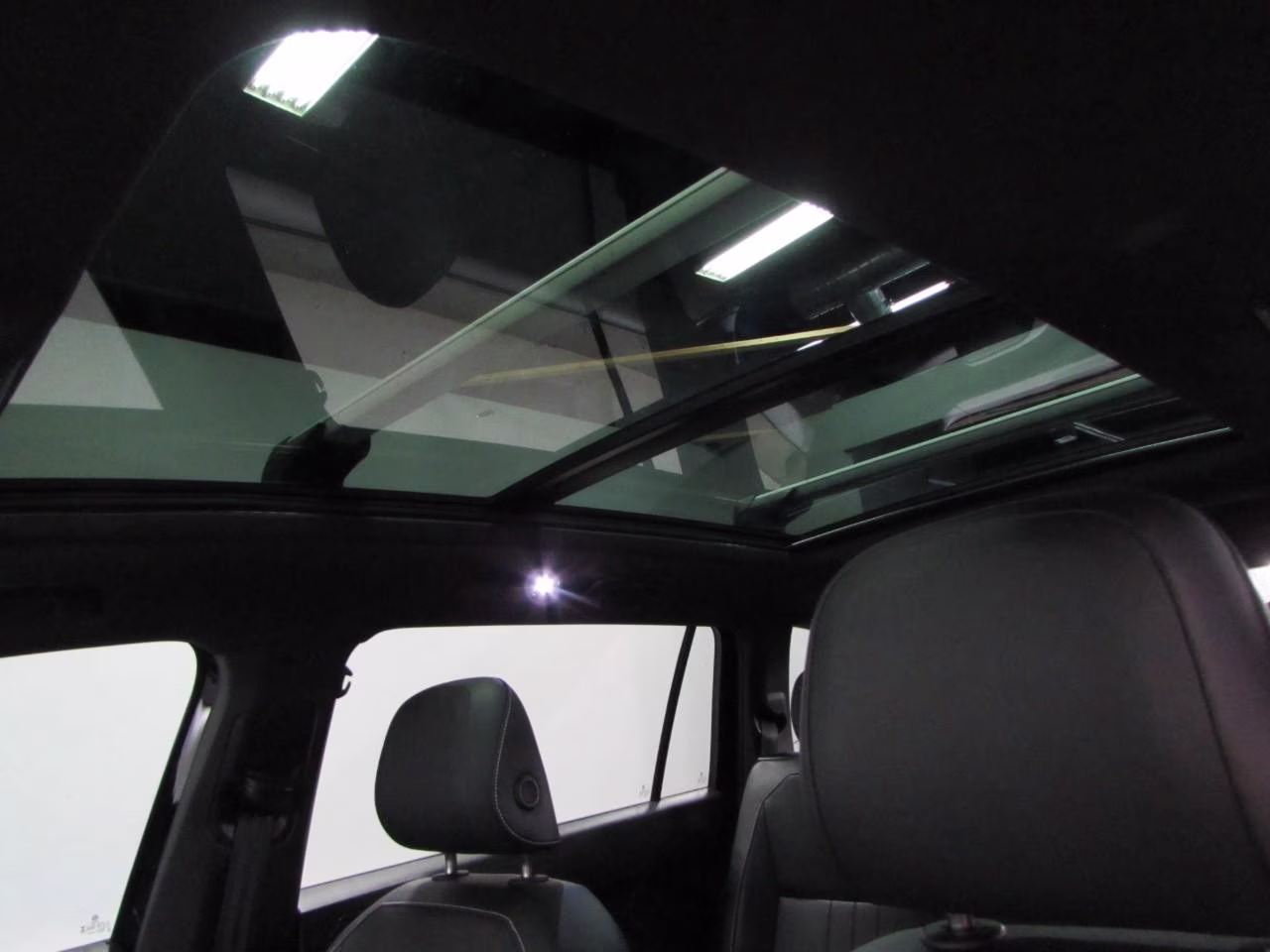 2023 Deep Black Pearl Volkswagen Tiguan 2.0T SE R-Line Black FWD SUV