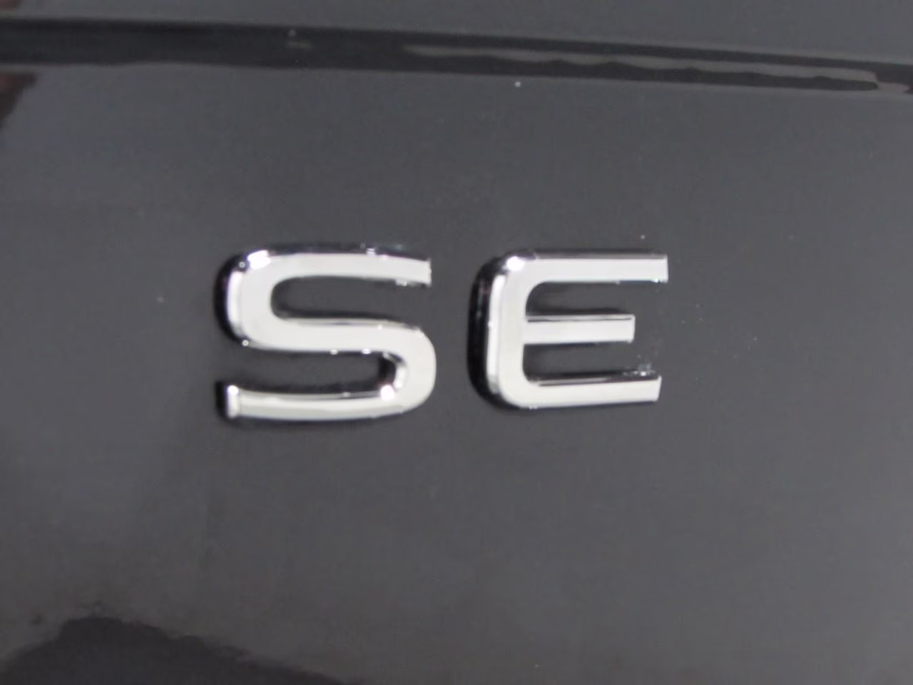 2023 Deep Black Pearl Volkswagen Tiguan 2.0T SE R-Line Black FWD SUV