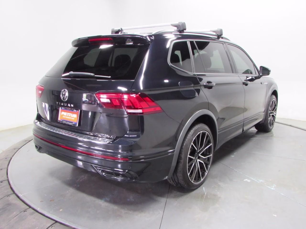 2023 Deep Black Pearl Volkswagen Tiguan 2.0T SE R-Line Black FWD SUV