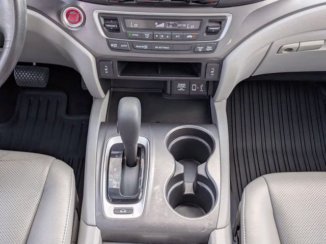 2018 Obsidian Blue Pearl Honda Ridgeline RTL-T AWD Truck
