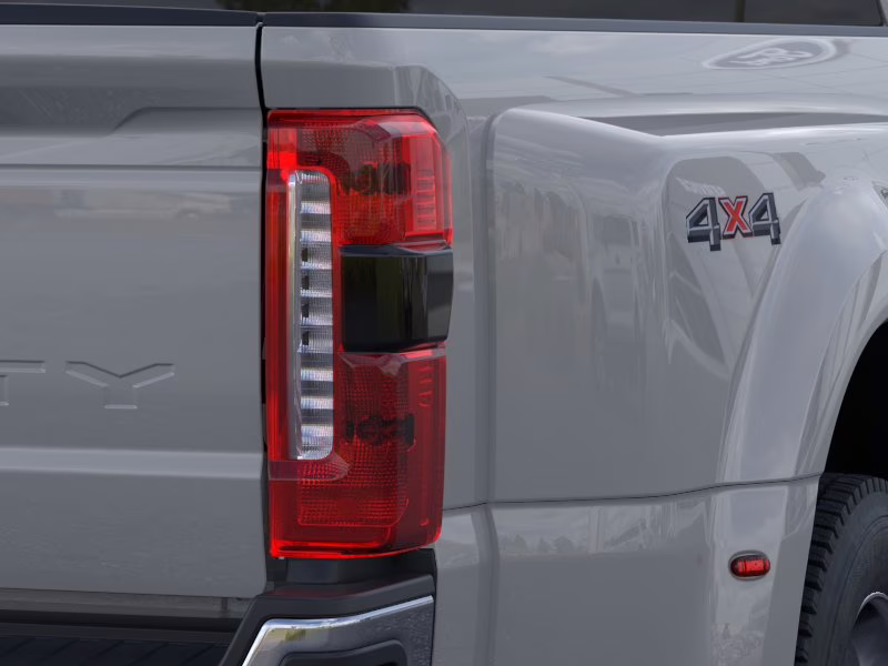 2026 Avalanche Ford Super Duty F-450 DRW LARIAT 4X4 Truck