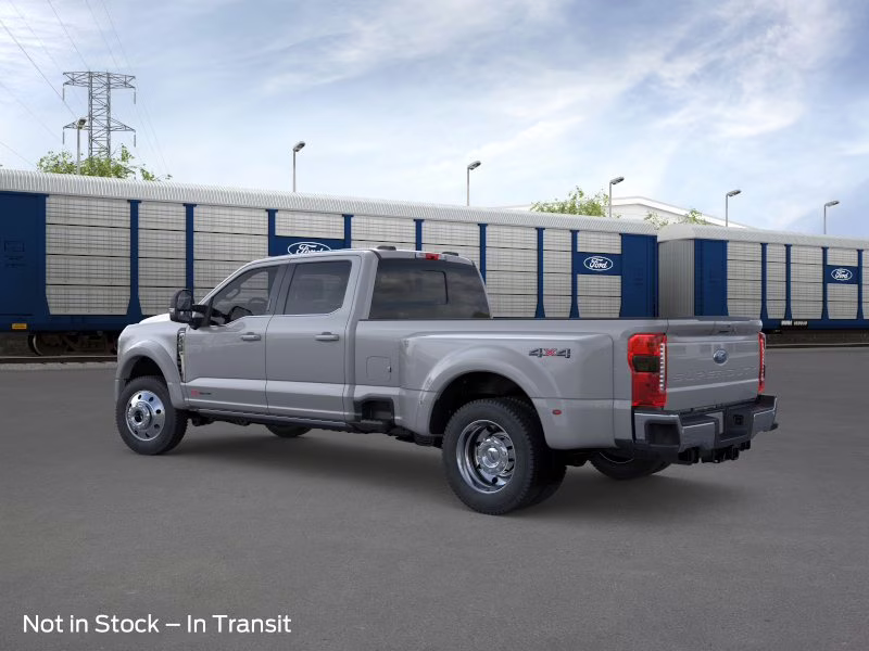 2026 Avalanche Ford Super Duty F-450 DRW LARIAT 4X4 Truck