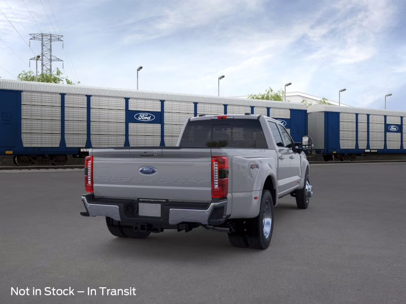 2026 Avalanche Ford Super Duty F-450 DRW LARIAT 4X4 Truck
