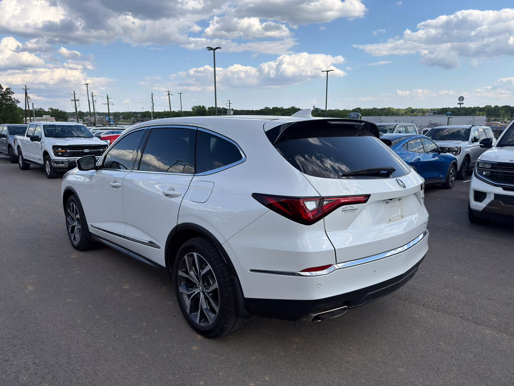 2022 white Acura MDX w/Technology Package AWD SUV