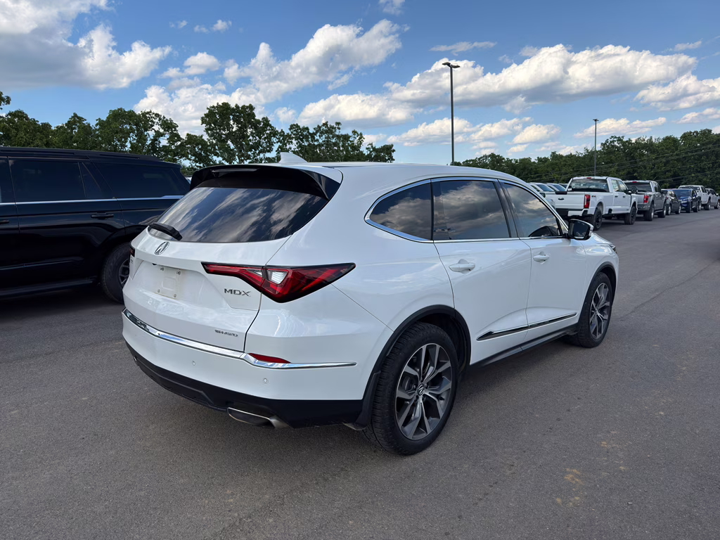 2022 white Acura MDX w/Technology Package AWD SUV