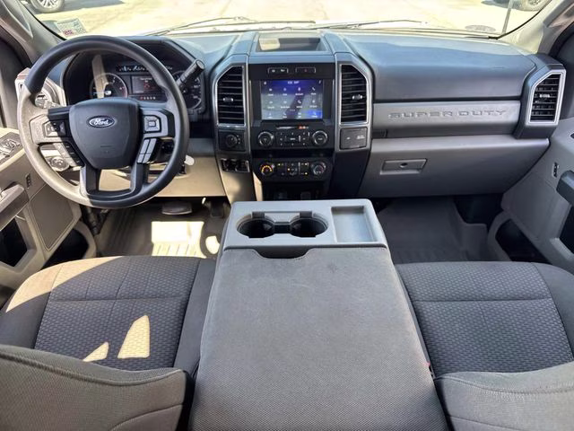 2022 Oxford White Ford Super Duty F-250 SRW XLT 4X4 Truck