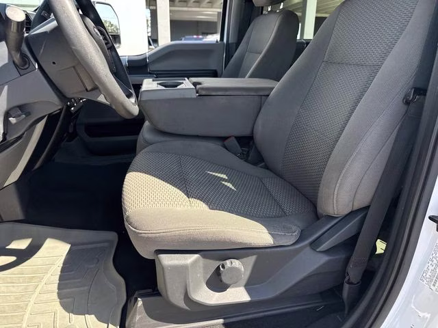 2022 Oxford White Ford Super Duty F-250 SRW XLT 4X4 Truck