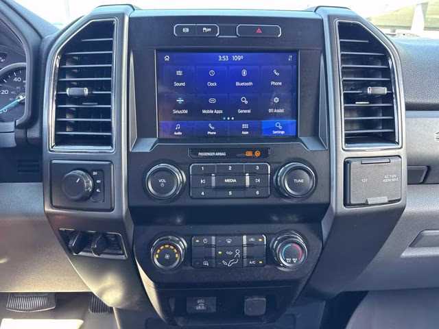 2022 Oxford White Ford Super Duty F-250 SRW XLT 4X4 Truck