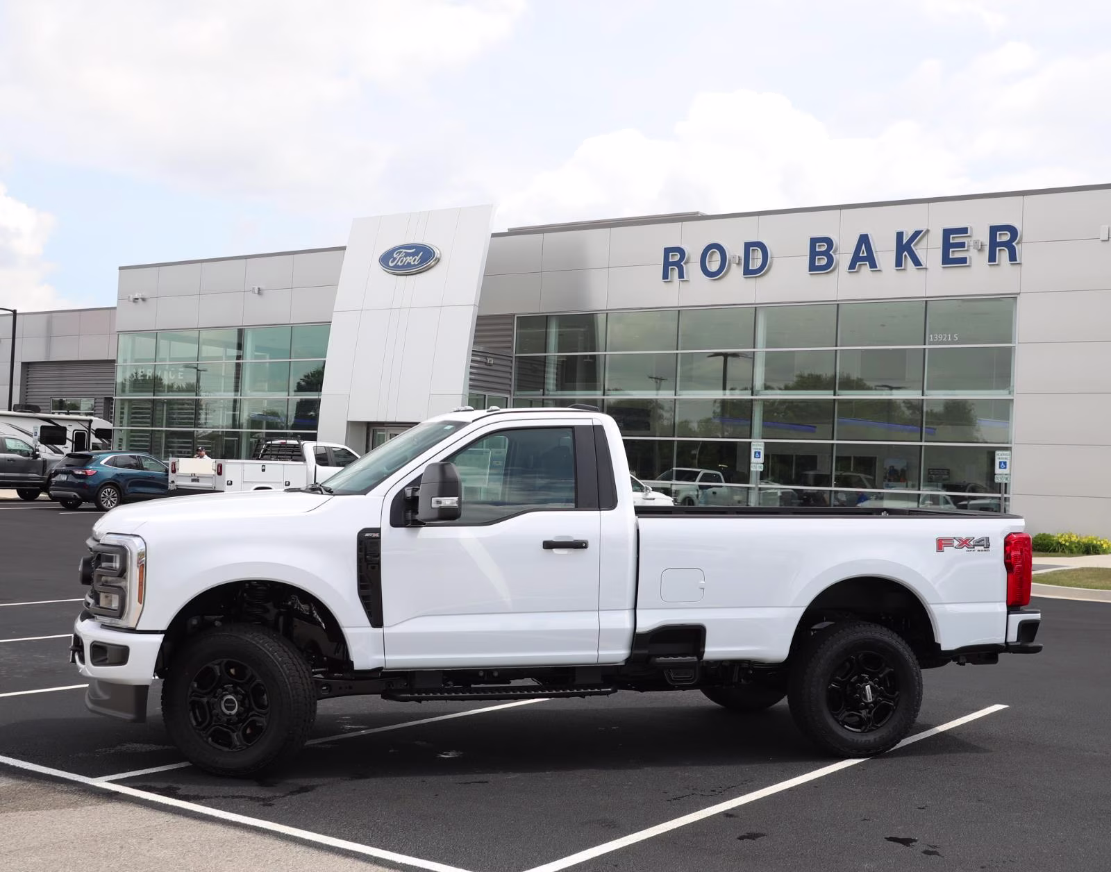 2026 Oxford White Ford Super Duty F-350 SRW XL 4X4 Truck