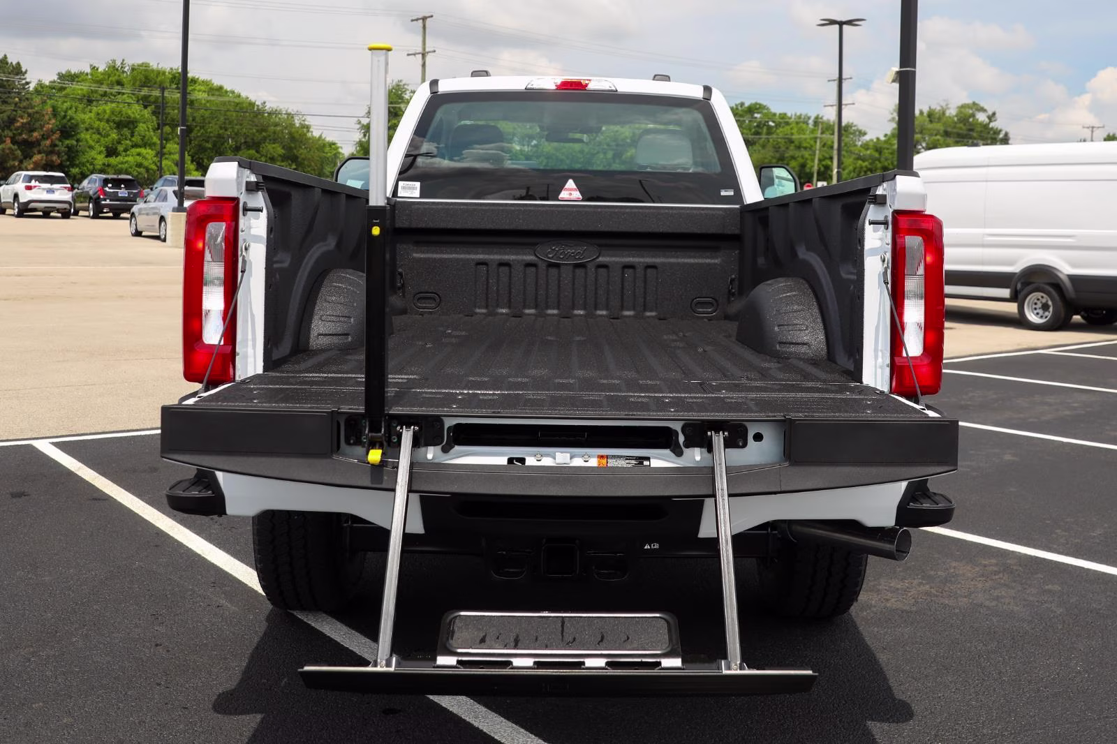 2026 Oxford White Ford Super Duty F-350 SRW XL 4X4 Truck