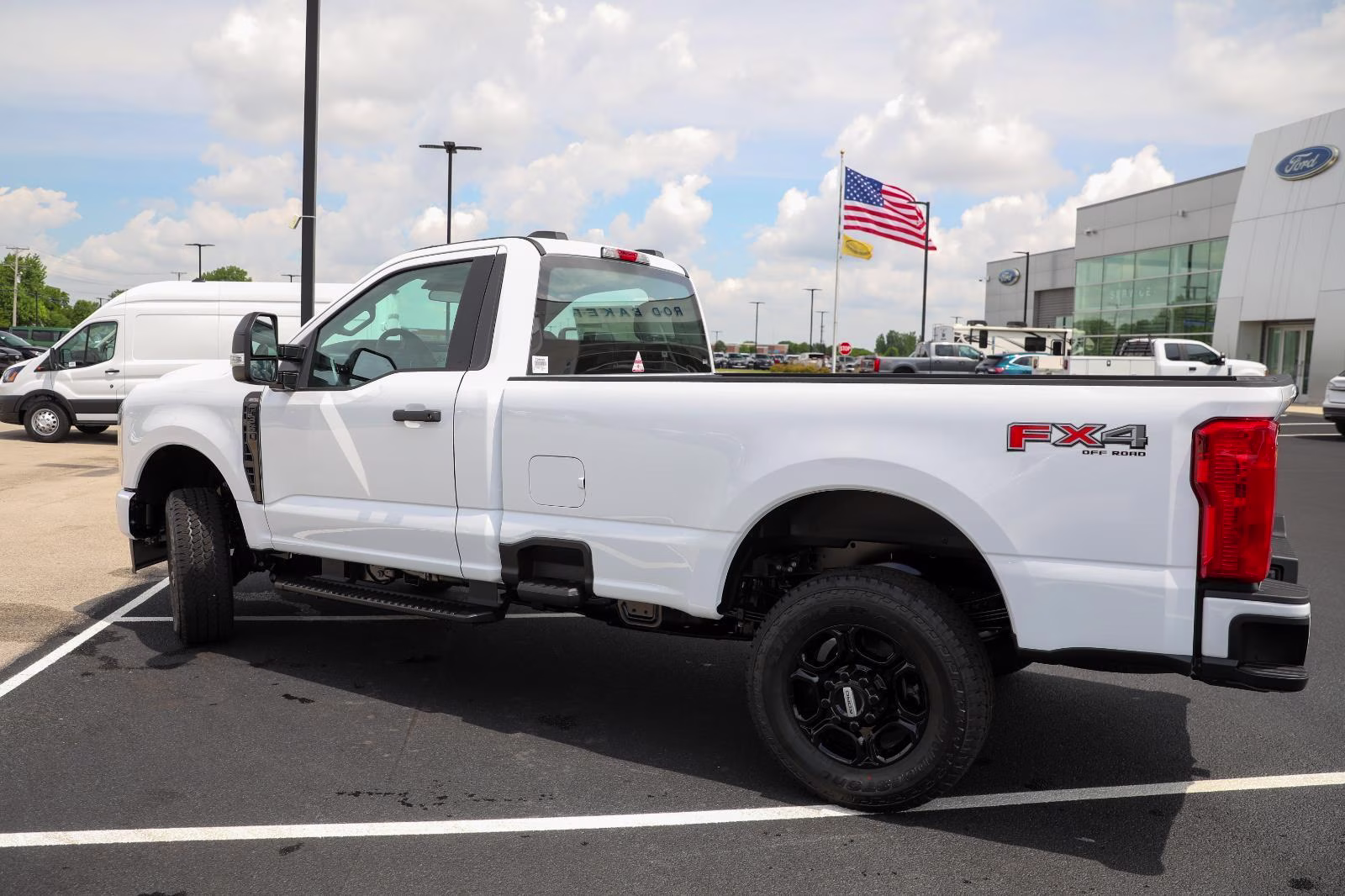 2026 Oxford White Ford Super Duty F-350 SRW XL 4X4 Truck