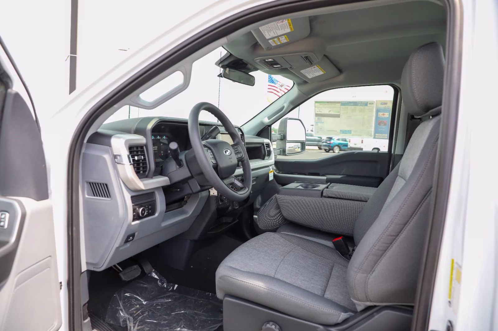 2026 Oxford White Ford Super Duty F-350 SRW XL 4X4 Truck