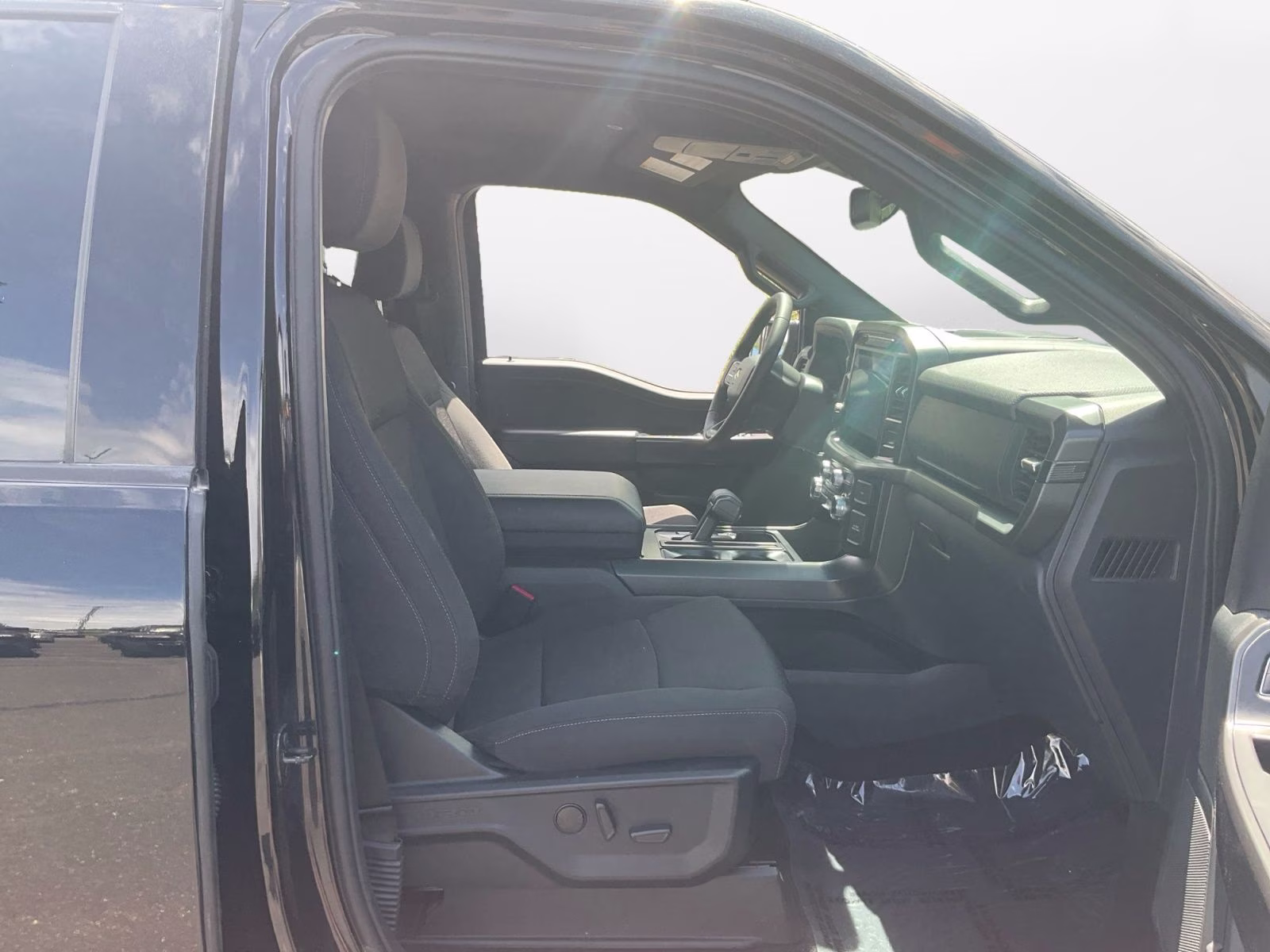 2024 Agate Black Metallic Ford F-150 XLT 4X4 Truck