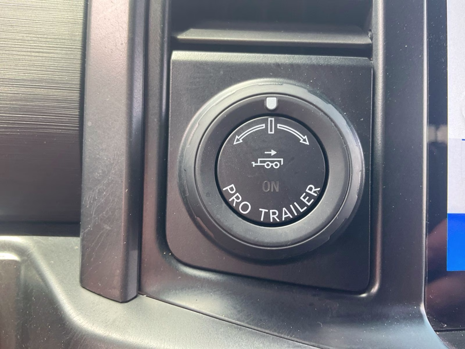 2024 Agate Black Metallic Ford F-150 XLT 4X4 Truck
