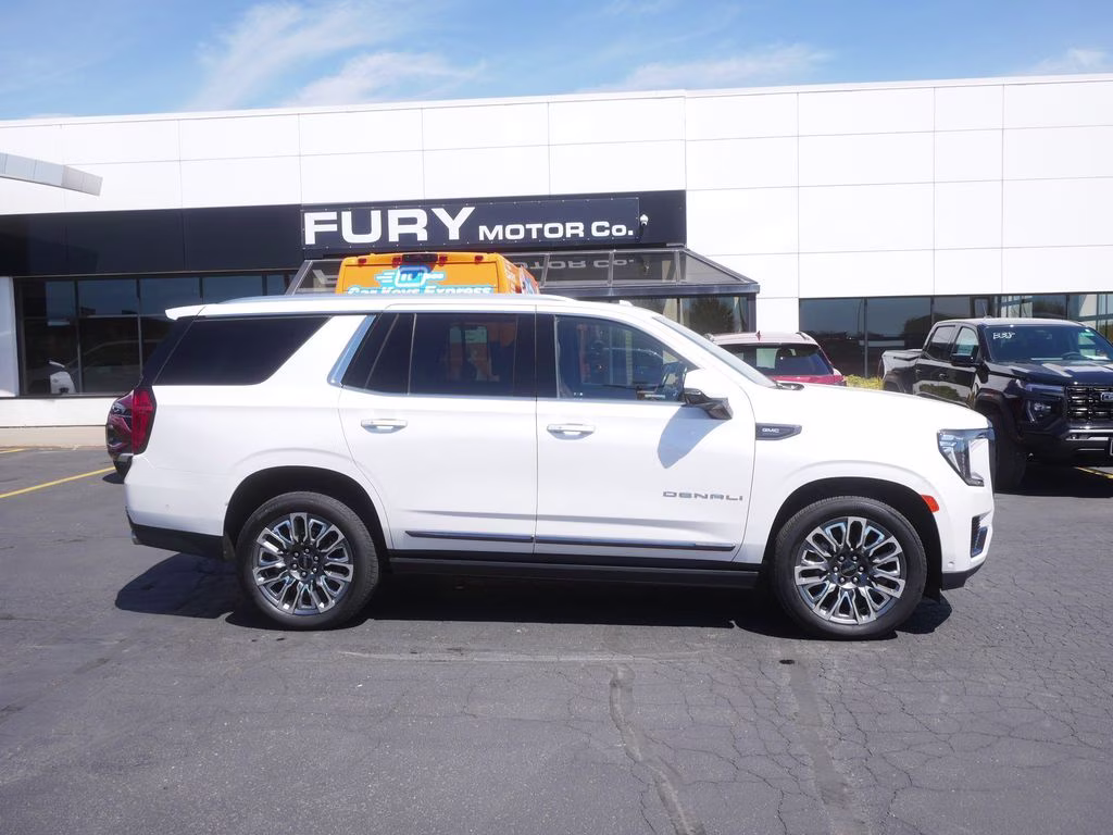 2023 White GMC Yukon Denali Ultimate 4X4 SUV