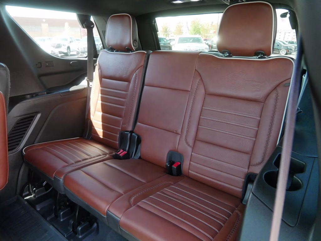 2023 White GMC Yukon Denali Ultimate 4X4 SUV