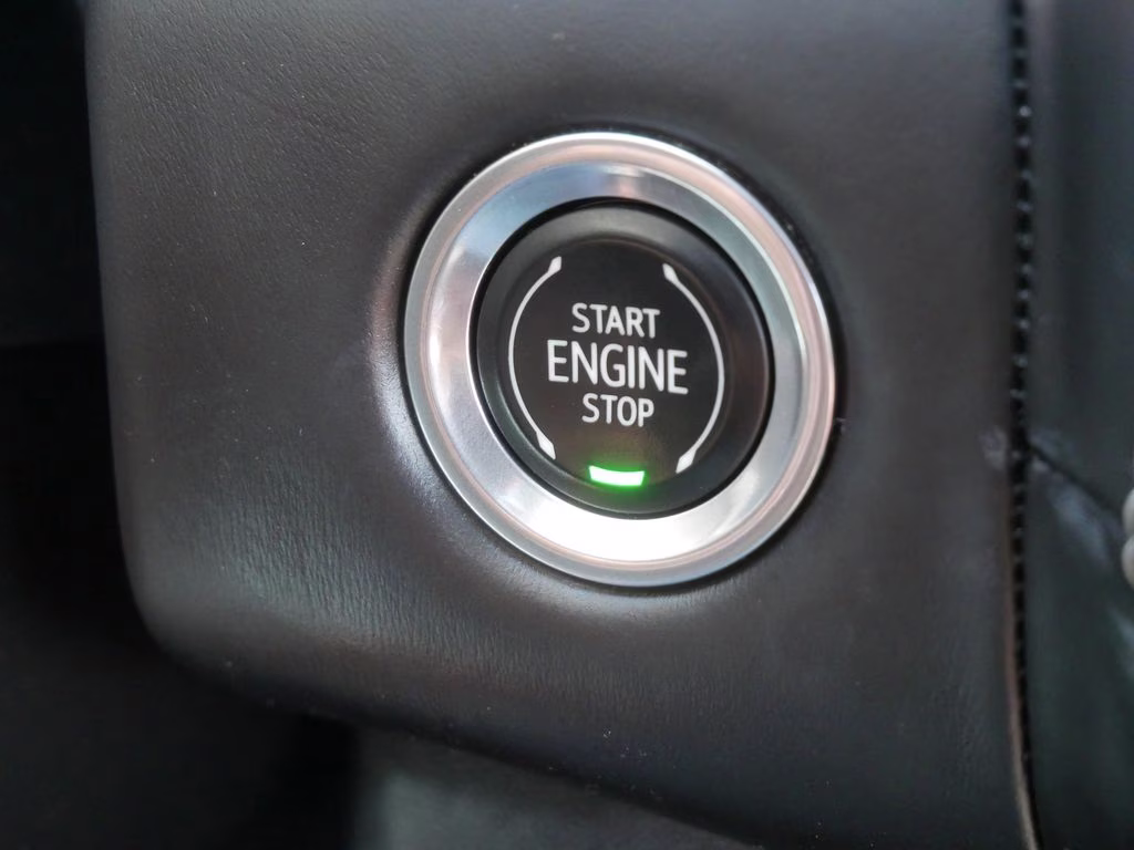 2023 White GMC Yukon Denali Ultimate 4X4 SUV