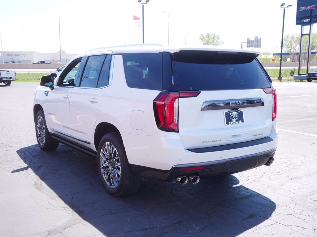 2023 White GMC Yukon Denali Ultimate 4X4 SUV