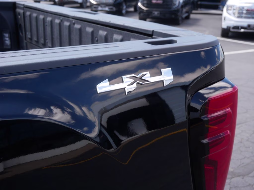 2025 Black GMC Sierra 2500HD SLT w/ Convenience Pckg 4X4 Truck