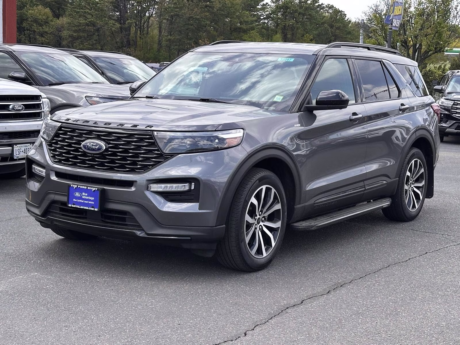 2022 Carbonized Gray Metallic Ford Explorer ST-Line 4WD 4X4 SUV