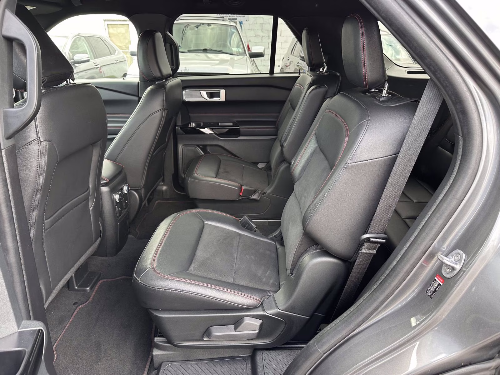 2022 Carbonized Gray Metallic Ford Explorer ST-Line 4WD 4X4 SUV