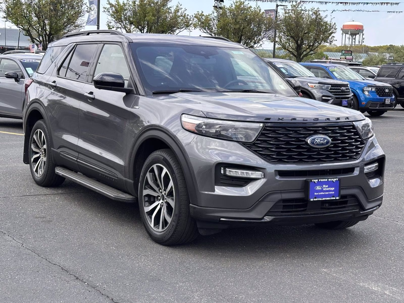 2022 Carbonized Gray Metallic Ford Explorer ST-Line 4WD 4X4 SUV