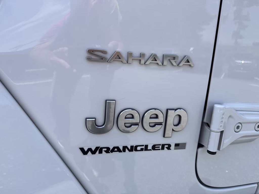 2024 Bright White Clearcoat Jeep Wrangler Sahara 4X4 SUV