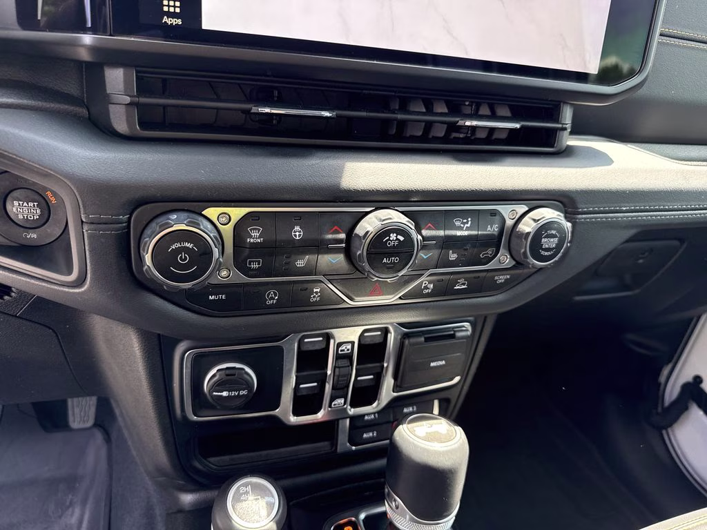 2024 Bright White Clearcoat Jeep Wrangler Sahara 4X4 SUV