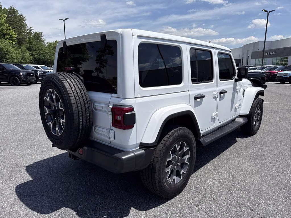2024 Bright White Clearcoat Jeep Wrangler Sahara 4X4 SUV