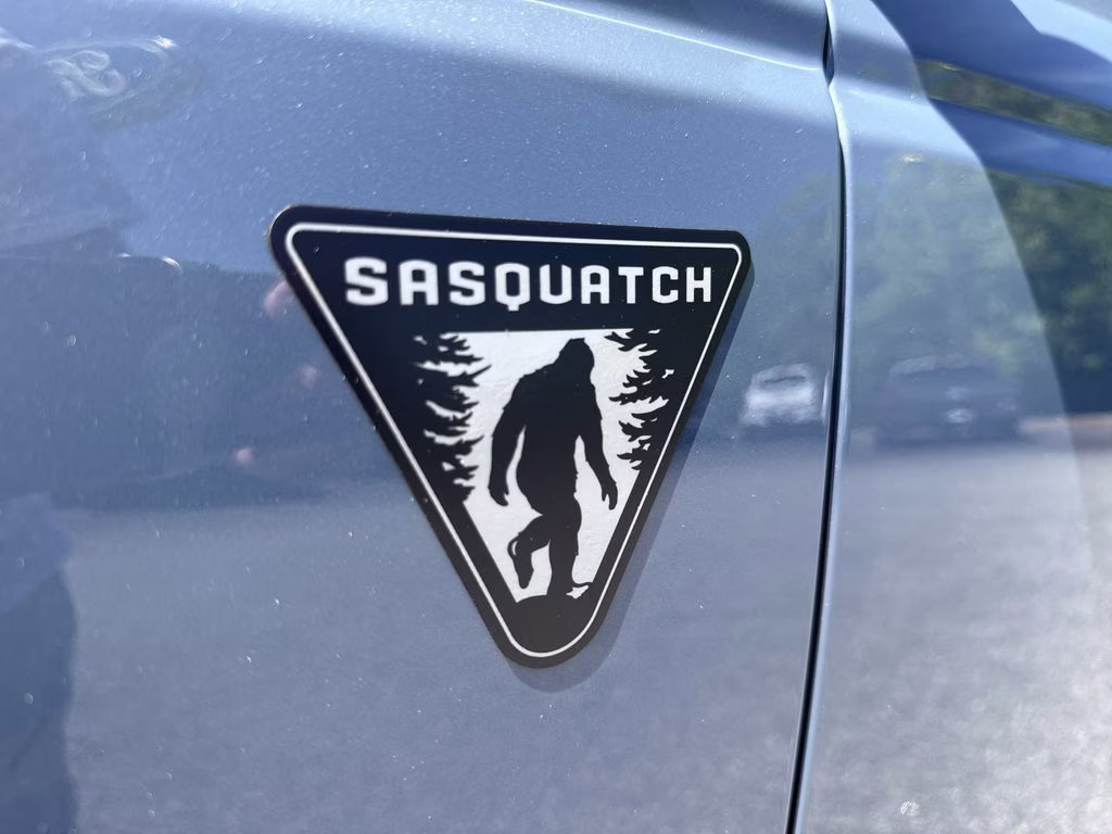 2025 Azure Gray Metallic Tri-Coat Ford Bronco Base 4X4 SUV