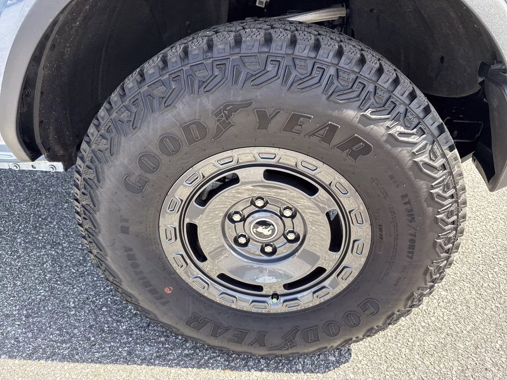 2025 Azure Gray Metallic Tri-Coat Ford Bronco Base 4X4 SUV